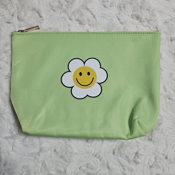 Peace Love & Vibes Daisy Cosmetics Zipper Pouch - Picture 2 of 8